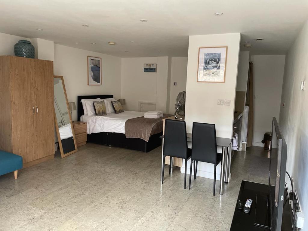 Koala & Tree - Big Studio At The Heart Of Cambridge - Short Lets & Serviced Accommodation Экстерьер фото